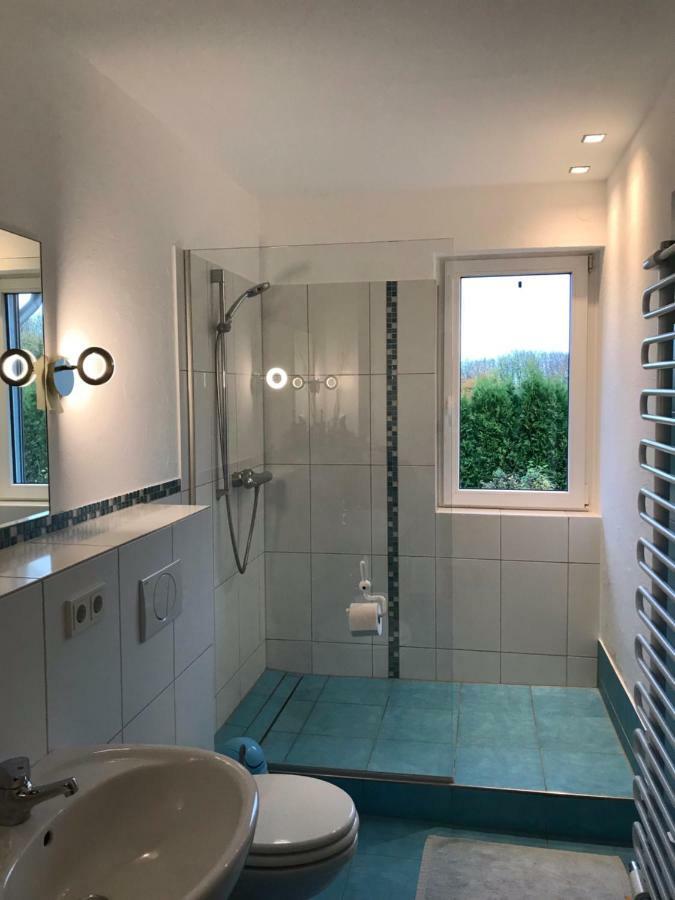 Kleine Auszeit Mit Aussicht Velbert Toenisheide Appartement Buitenkant foto